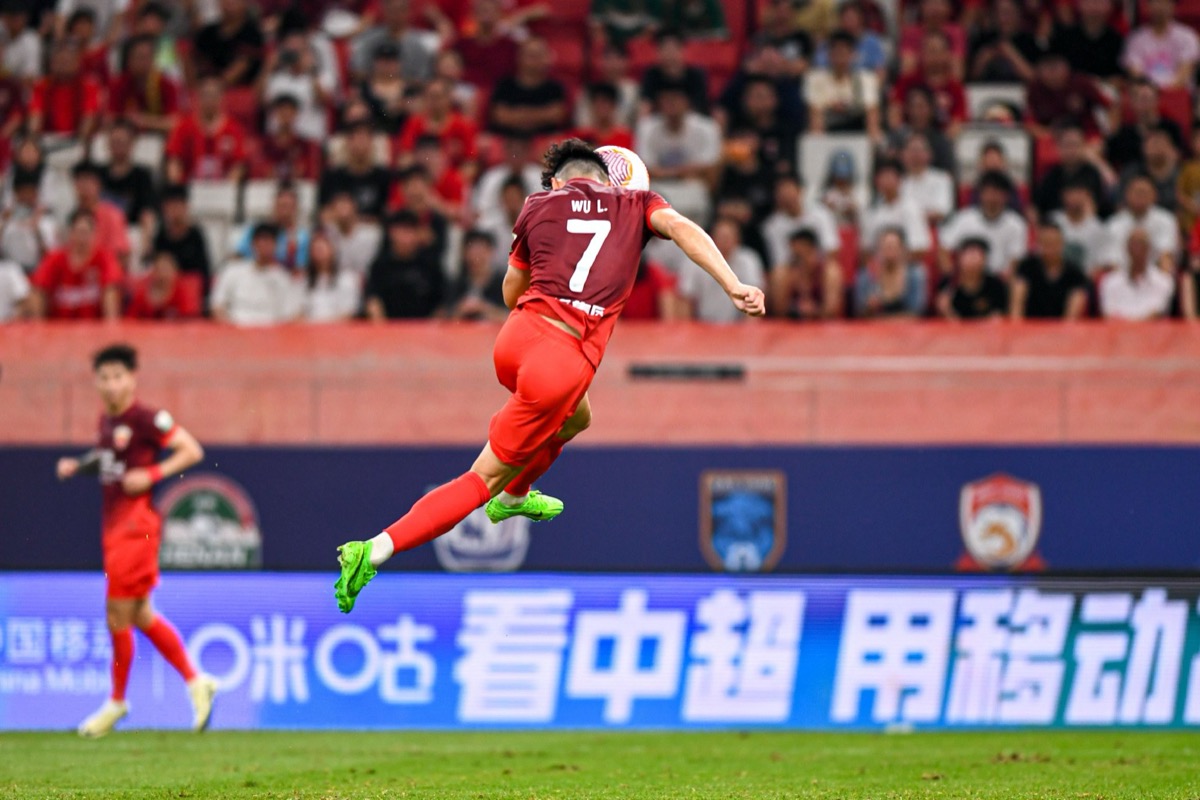武磊缺席亚冠客战江原FC:伤病阴影下中国足球留洋新浪潮正在崛起