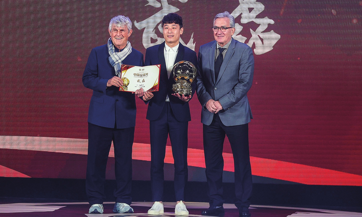 武磊荣膺第五届中国金球奖后专访:少年们,该你们扛起大旗了